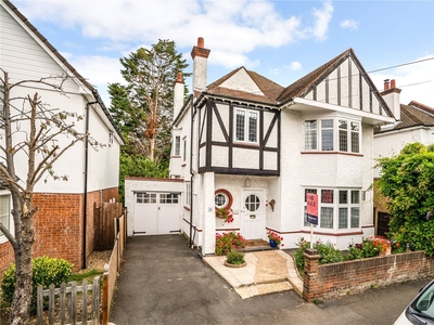 5 bedroom property for sale in Mildred Avenue, Watford, WD18