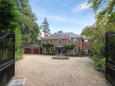5 bedroom property for sale in The Spinney, Ascot, SL5