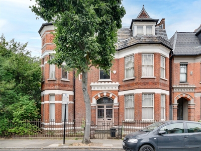 6 bedroom property for sale in Kelross Road, London, N5