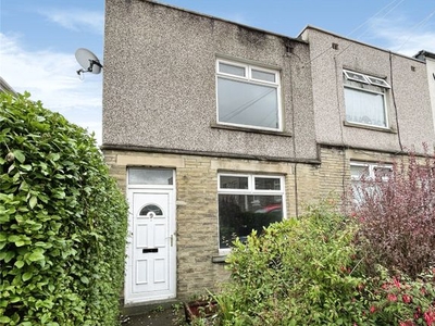 End terrace house to rent in Castle Avenue, Rastrick, Brighouse HD6