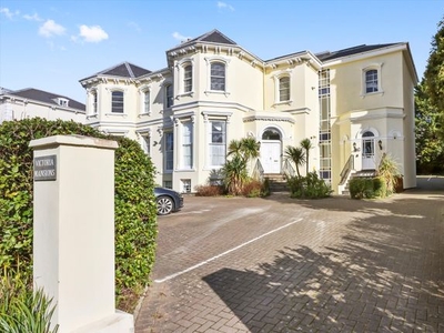 Flat for sale in Victoria Mansions, Malvern Road, Cheltenham, Gloucestershire GL50