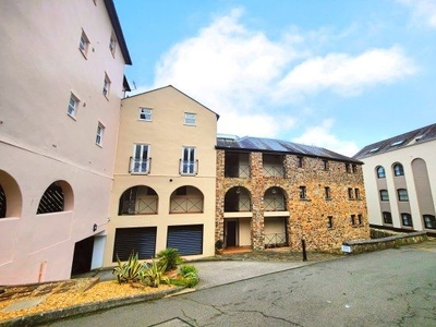 Flat to rent in Admirals Quay, Falmouth TR11