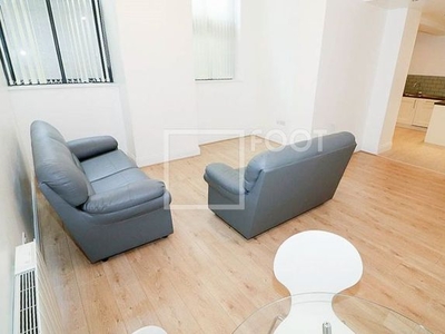 Flat to rent in Albion House, Little Germany BD1