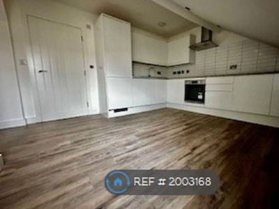 Flat to rent in Cotham Hill, Bristol BS6