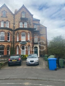 Flat to rent in Flat 7, 13 Grosvenor Road, Scarborough, North Yorkshire YO11