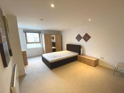 Flat to rent in Gateway South, Leeds LS9