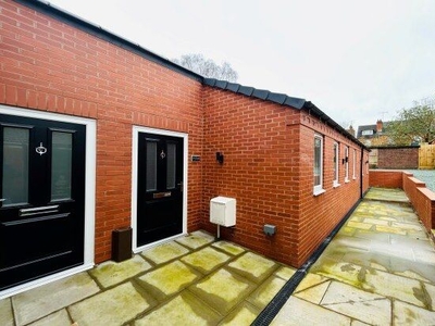 Flat to rent in Lodge Road, Redditch B98