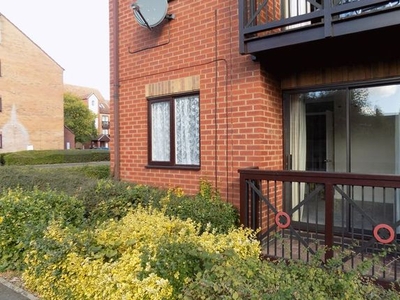 Flat to rent in Peter James Court, Stafford ST16