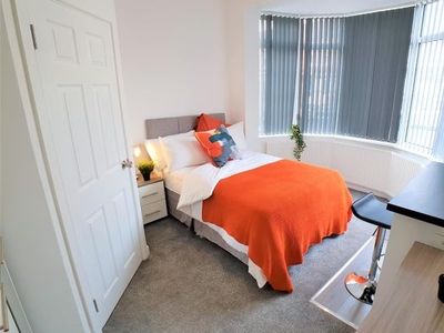 Room to rent in Douglas Road, Acocks Green, Birmingham B27
