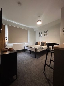 Room to rent in Ivanhoe Road, Conisbrough, Doncaster DN12