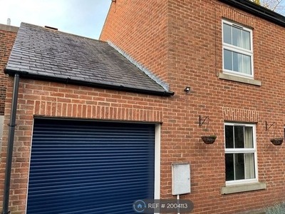 Semi-detached house to rent in Gilesgate, Durham DH1