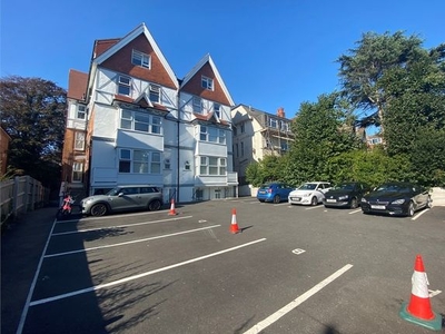 Studio to rent in Christchurch Road, Bournemouth BH1