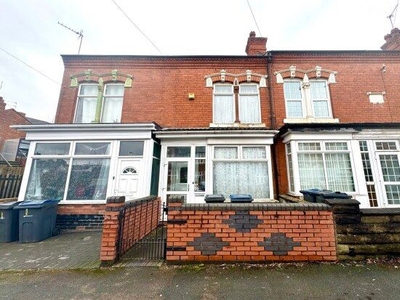 Terraced house to rent in Grange Road, Birmingham B14