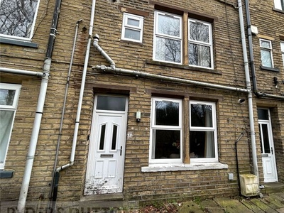 Terraced house to rent in Stoney Royd Terrace, Halifax, West Yorkshire HX3
