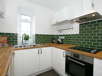 1 Bedroom Apartment For Rent In Sutton Court Road, Chiswick