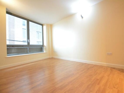 1 Bedroom Apartment For Sale In Queens Road