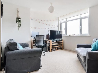 1 Bedroom Flat For Sale In Redhill, Surrey