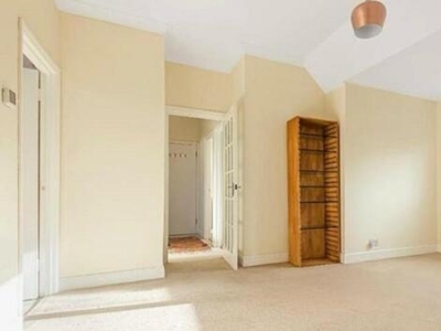 2 Bedroom Apartment For Rent In New Barnet