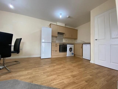 2 Bedroom Apartment For Rent In Prescot, Merseyside