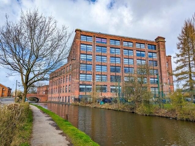 2 Bedroom Apartment For Sale In Leigh, Greater Manchester
