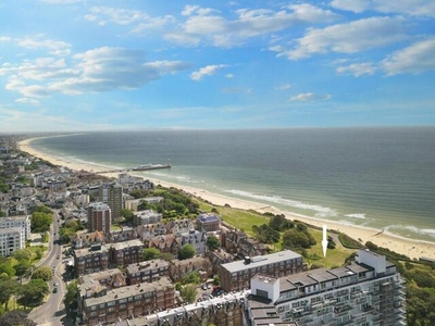 2 Bedroom Apartment For Sale In West Cliff Road, Bournemouth