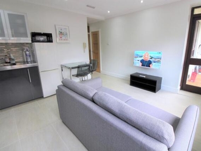 2 Bedroom Flat For Rent In Russell Square