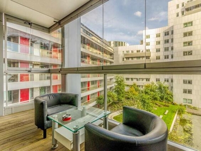 2 Bedroom Flat For Sale In Canning Town, London