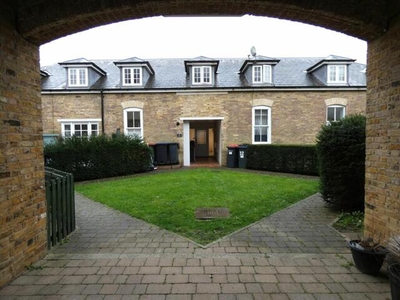 2 Bedroom Mews Property For Rent In Herne Common