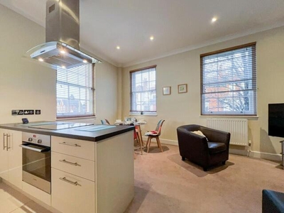 2 Bedroom Serviced Apartment For Rent In Wokingham, Berkshire