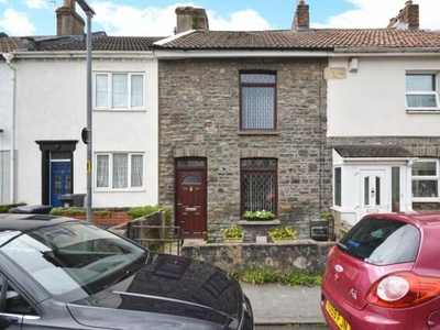 2 Bedroom Terraced House For Sale In Kingswood