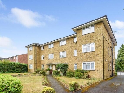 3 Bedroom Apartment For Rent In Bromley