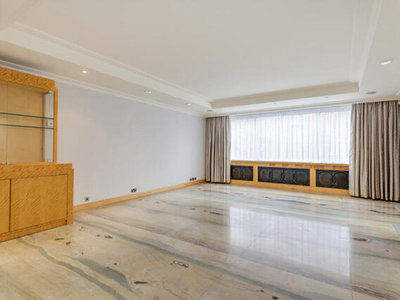3 Bedroom Apartment For Rent In St John's Wood, London