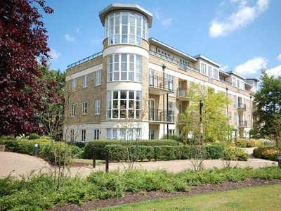 3 Bedroom Apartment For Sale In Kew, Surrey