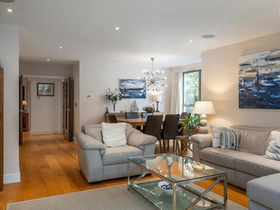 3 Bedroom Apartment For Sale In Poole