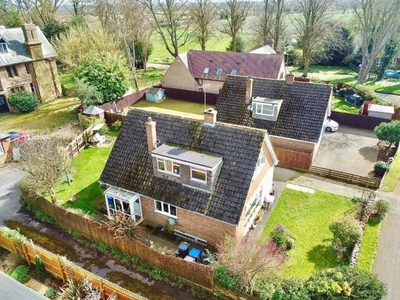 3 Bedroom Detached House For Sale In Hanging Houghton