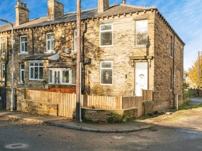 3 Bedroom End Of Terrace House For Sale In Bradford