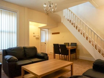 3 Bedroom Flat Share For Rent In Leeds, West Yorkshire