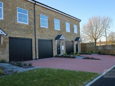 3 Bedroom Mews Property For Sale In Rosegrove Lane