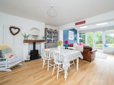 3 Bedroom Semi-detached House For Sale In Bletchingley, Redhill