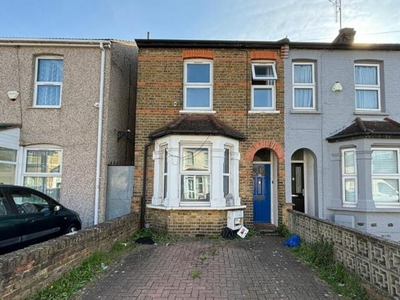 3 Bedroom Semi-detached House For Sale In West Drayton, Middlesex
