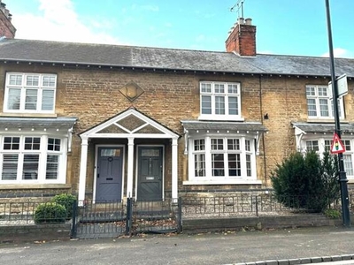 3 Bedroom Terraced House For Rent In Olney, Buckinghamshire