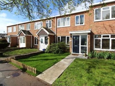 3 Bedroom Terraced House For Sale In Emmer Green , Reading