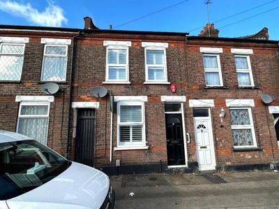 3 Bedroom Terraced House For Sale In Round Green, Luton