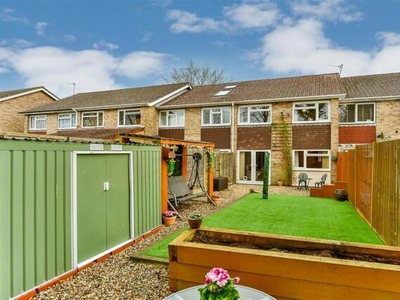 3 Bedroom Terraced House For Sale In West Kingsdown, Sevenoaks