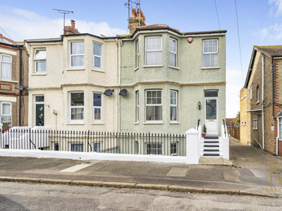 4 Bedroom End Of Terrace House For Sale In Broadstairs