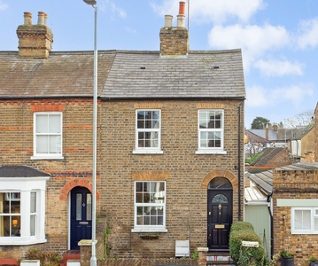 4 bedroom property for sale in Railway Place, Hertford, SG13