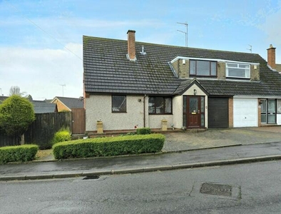 4 Bedroom Semi-detached House For Sale In Abington Vale