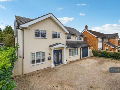 5 Bedroom Detached House For Rent In Beaconsfield