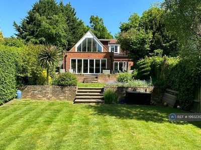 5 Bedroom Detached House For Rent In Rickmansworth