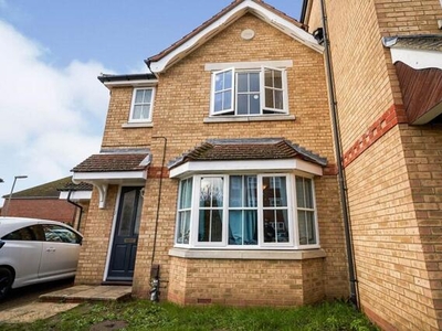 5 Bedroom Semi-detached House For Rent In Egham, Surrey